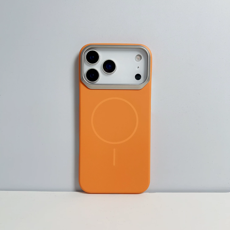 Case iPhone Matte com Protetor de Lentes em Metal