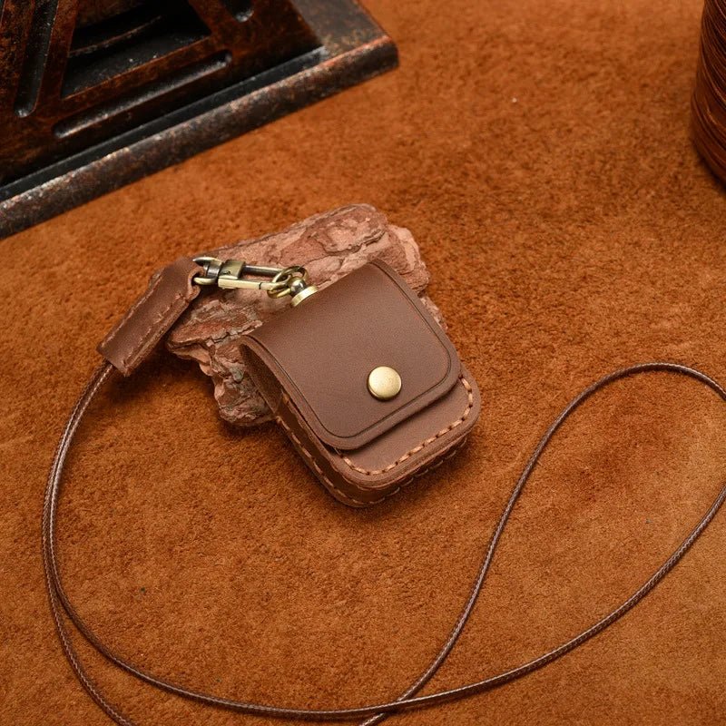 Capa AirPods Couro Genuíno com Cordão - Minimal Cases