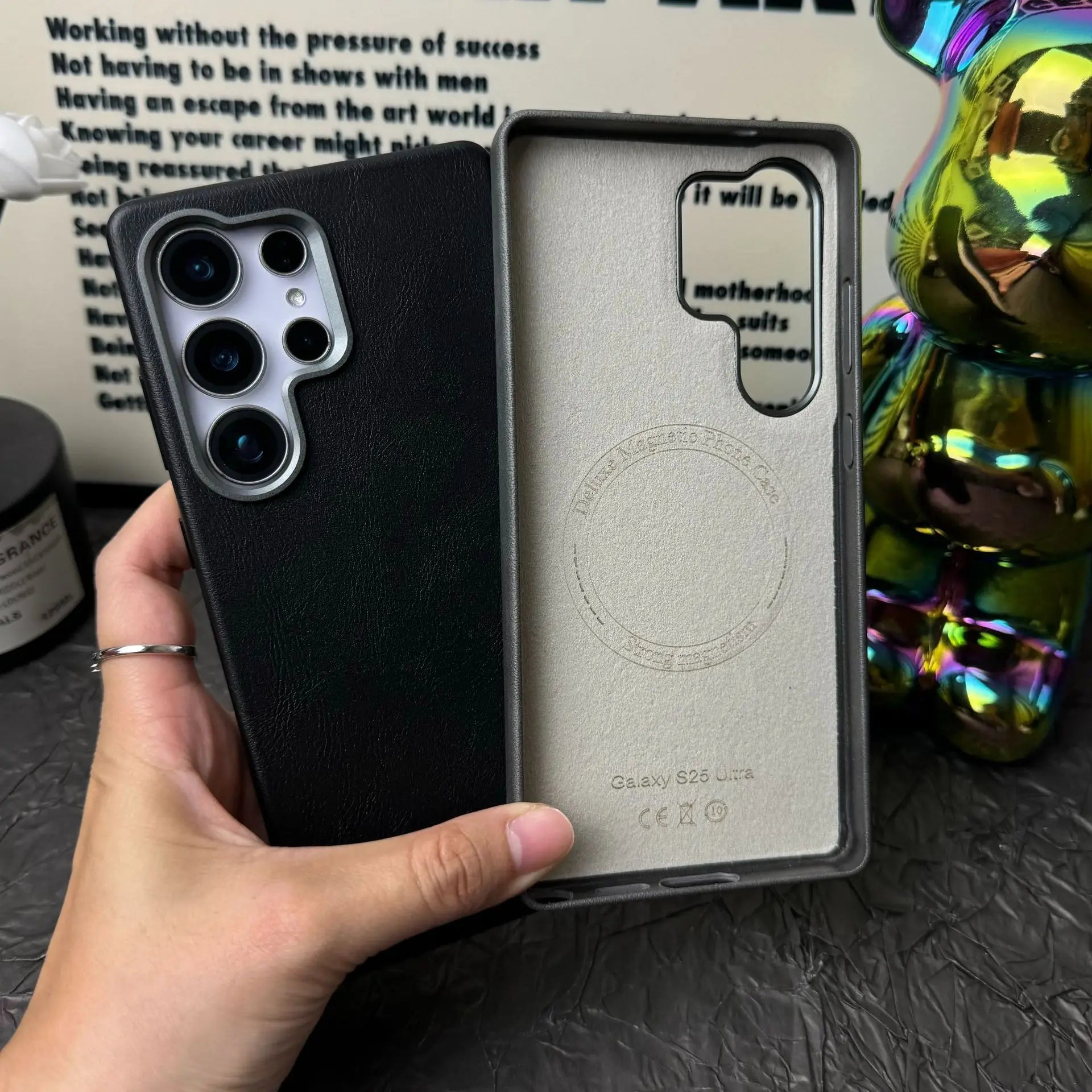 Case Samsung Ultra Couro Retrô com Moldura de Lente - Minimal Cases