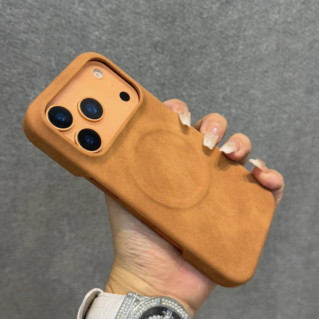 Case iPhone em Couro Macio com Carregamento MagSafe