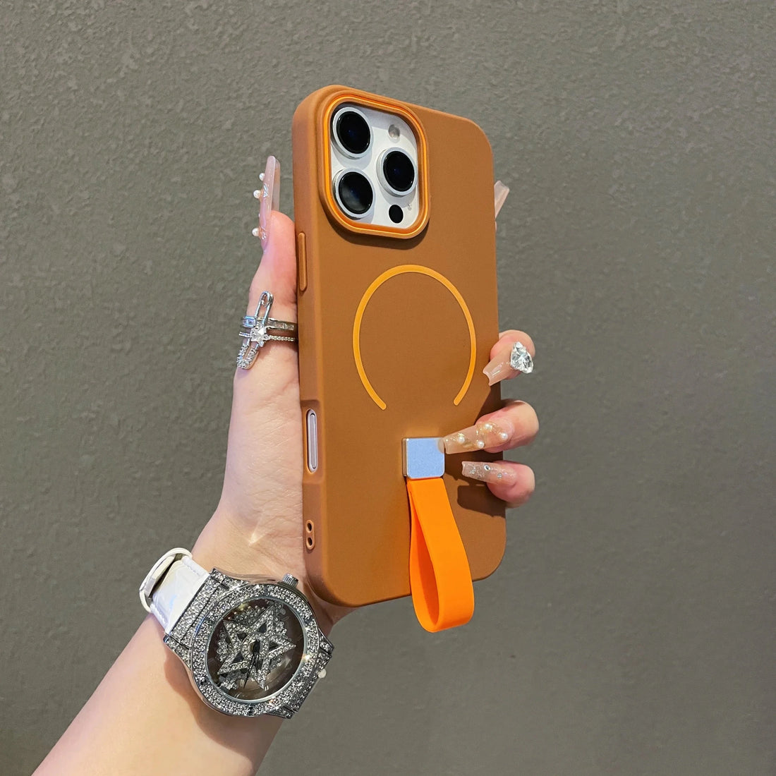 Case iPhone com Alça Retrátil e Carregamento MagSafe - Minimal Cases