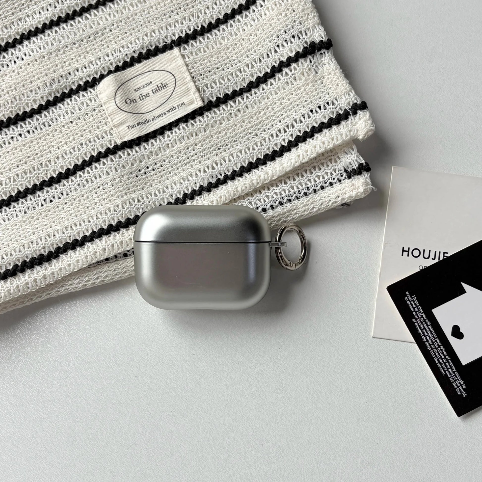 Capa AirPods Galvanizada Prata com Anel Metálico - Minimal Cases