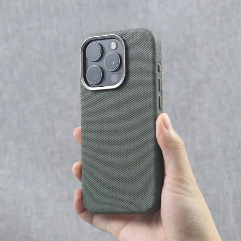 Case iPhone de Couro em Alto Relevo e Carregamento MagSafe - Minimal Cases